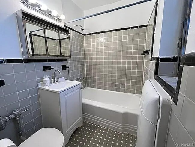 Photo - 76-10 34th Ave Unit 1O