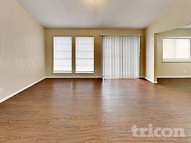 Photo - 4911 Buckwheat St