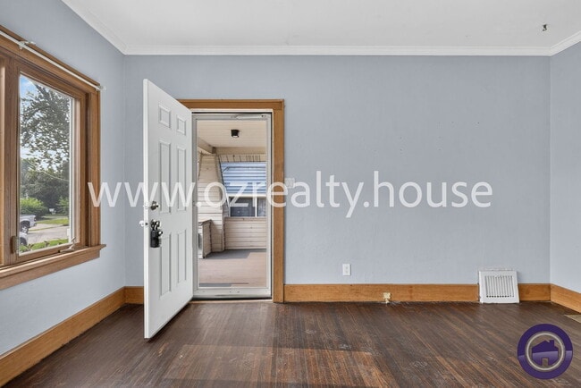 Photo - 920 Wright Ave