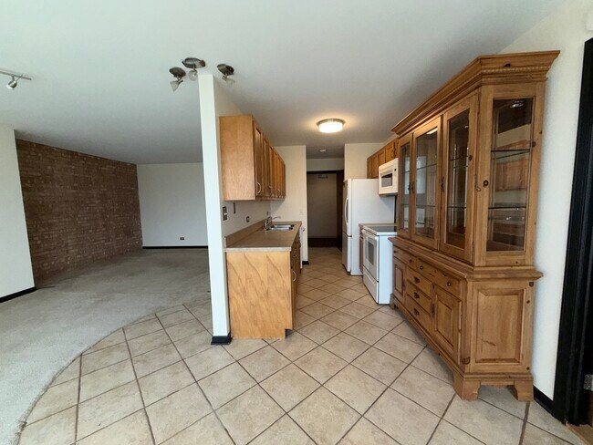 Photo - 6010 Oakwood Dr Unit 5E