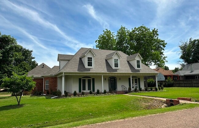 Building Photo - 3510 Sara Woods Dr