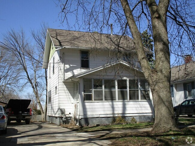 Building Photo - 1419 Hawthorne Ave Rental