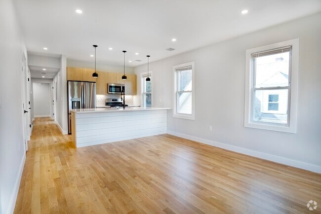 Building Photo - 7 Wenham St Unit 1 Rental