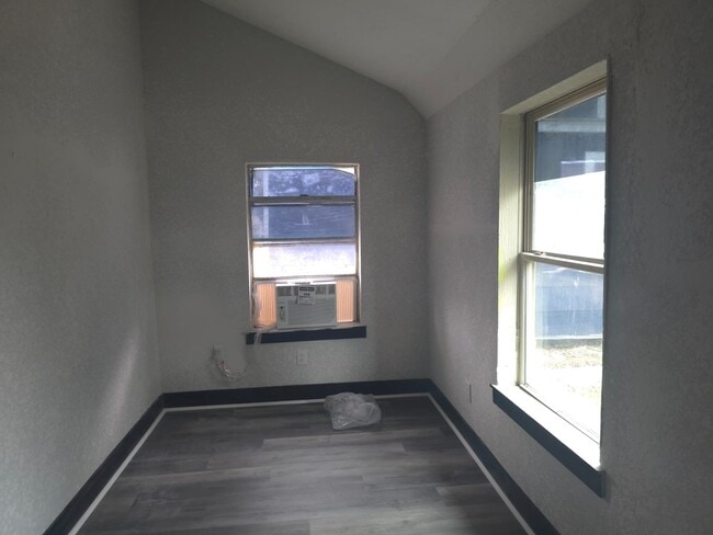 Photo - 1313 10th St Unidad 6