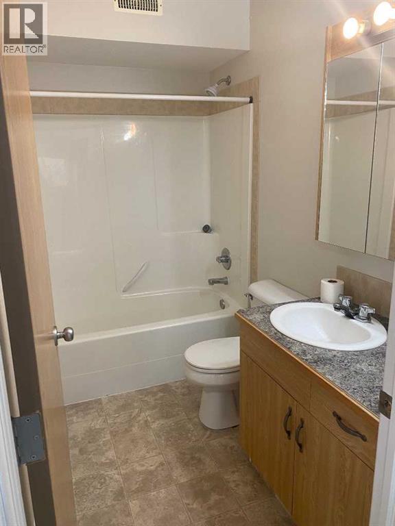 Photo - 23 Highlands Pl W