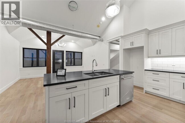 Photo - 247 Brock St Unité 403