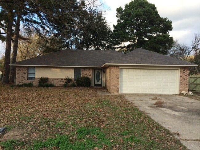 Building Photo - Charming 3 Bedroom in Flint! Coming Soon!
