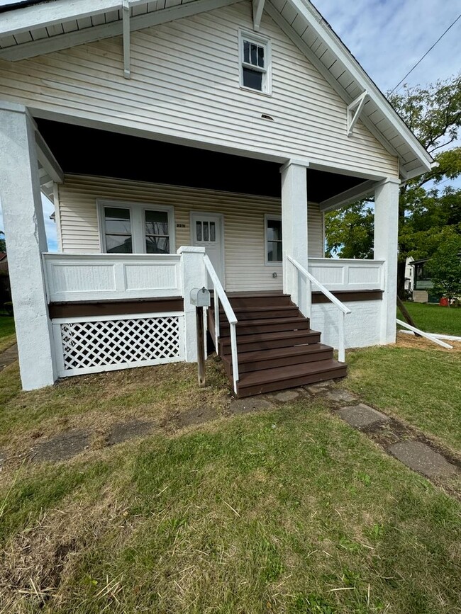 2231 May St