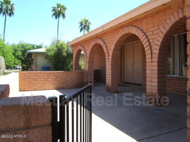 Photo - 1221 E Watson Dr