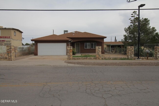 Photo - 456 Passmore Rd