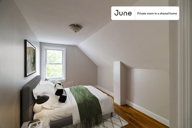 Private bedroom in 5 bed/1.5 bath Home - Private bedroom in 5 bed/1.5 bath Home Unit E