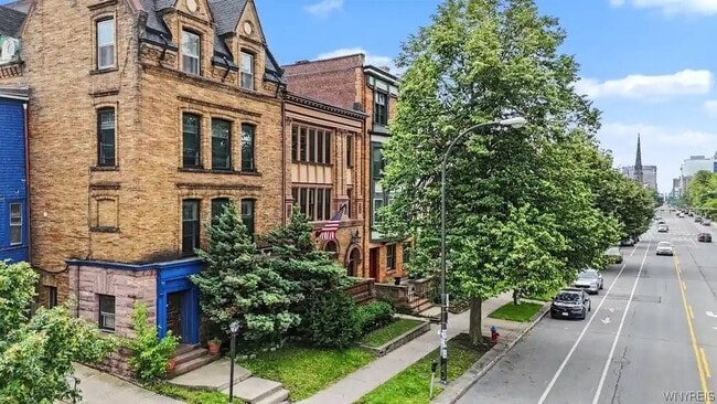 Photo - 493 Delaware Ave