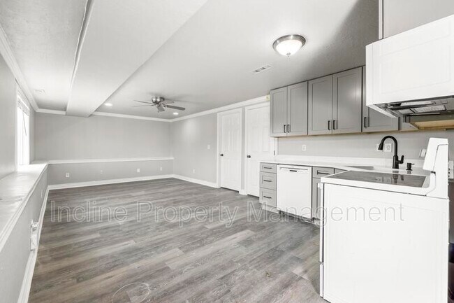 Photo - 4016 S Sunrise Dr