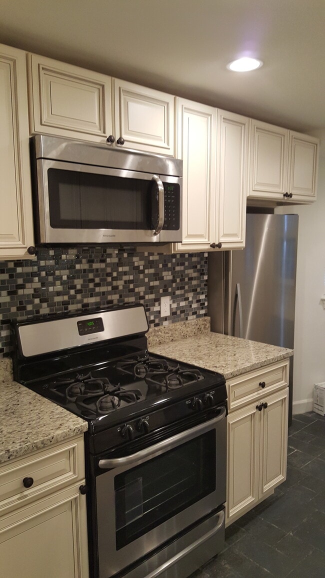 Photo - 3340 Prospect St NW