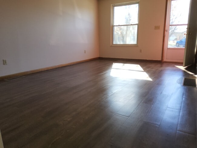 Photo - 1670 Colonial Dr