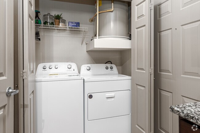 1BR, 1BA - 908SF - A4 - Laundry Room