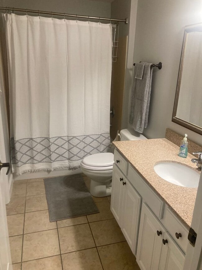 Photo - Tallahassee Center 713 Unidad 713 - TCCA Rental