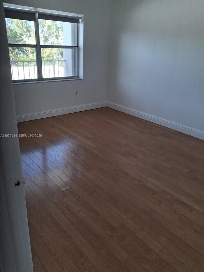 Photo - 1540 Meridian Ave Unit 4J