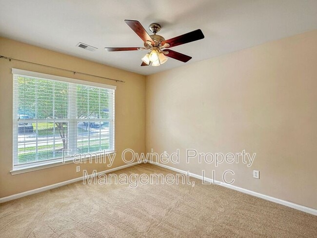 Photo - 261 Emerald Isle Dr