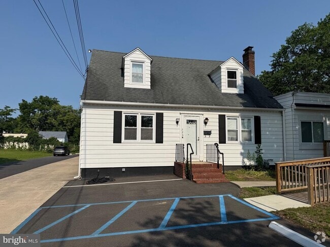 Building Photo - 524 N East Ave Rental