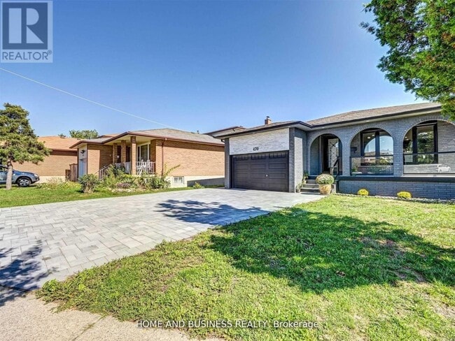 Photo - 470 Louis Dr