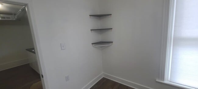 Photo - 143 W 1st St