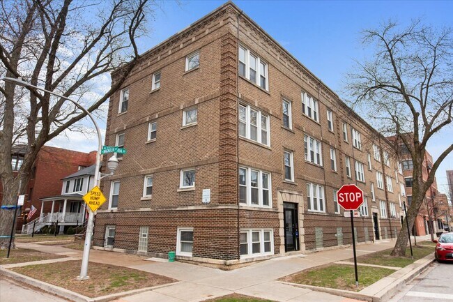 Photo - 1224 W Victoria St Condo Unit 3
