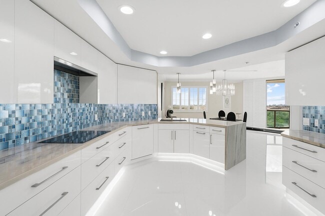 Building Photo - 3610 Gardens Pkwy Unit 703a