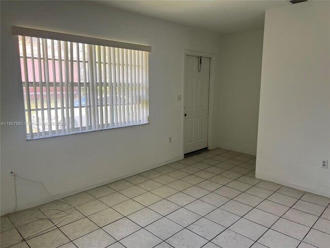 Photo - 832 NE 5th Ave Unit 832