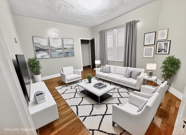 Building Photo - 422 Saratoga St Unit 3