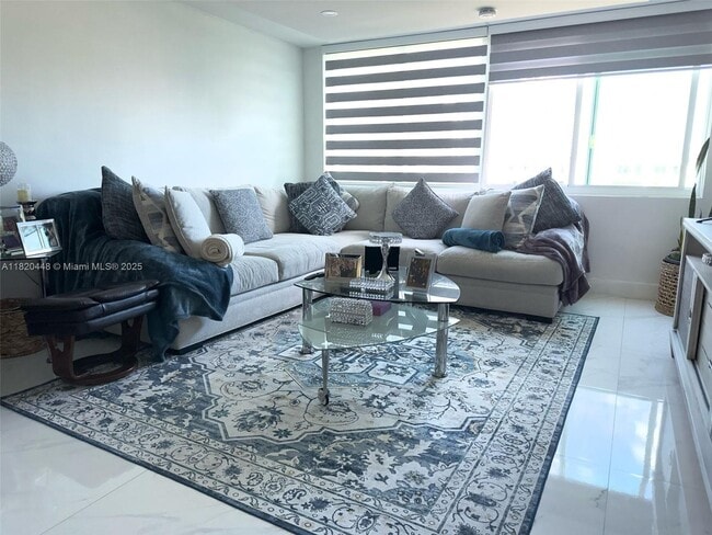 Photo - 9125 SW 77th Ave Unidad 801 Rental