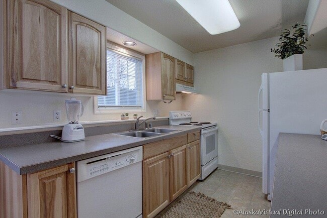 513 E 24th Ave Unit 2