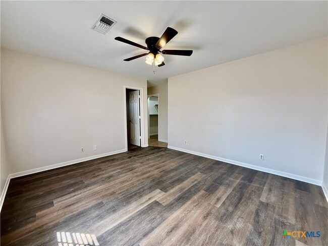 Building Photo - 210 Stone Gate Dr