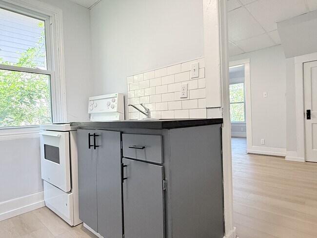 Photo - 349 Campbell Ave Unit 349