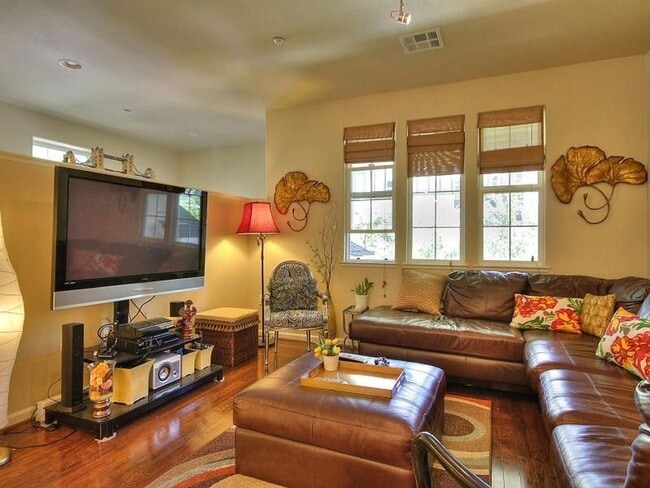 Photo - Pleasanton  Vineyard Downtown 3+office/2.5ba w/2 car garage!