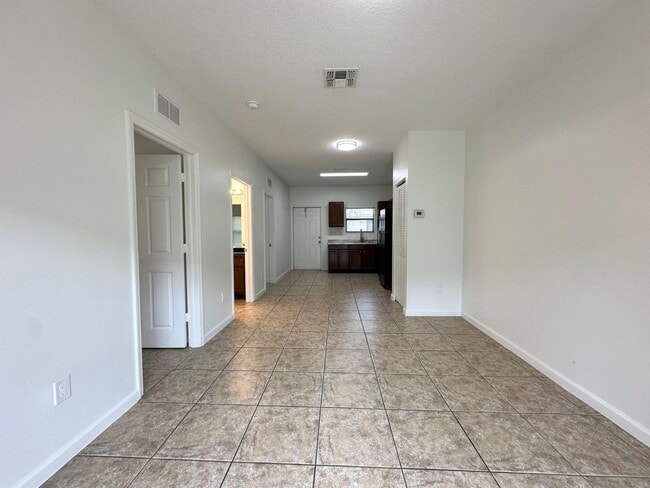 Building Photo - 1045 Villas LLC (1035 NE 10th Ave) Unit 1