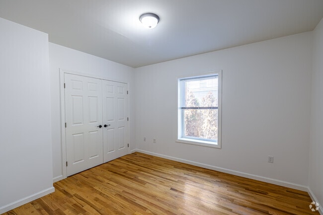 2BR, 1BA - Bedroom