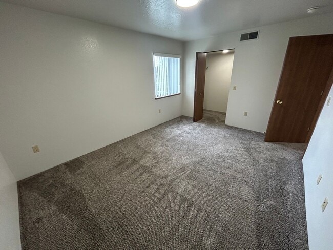 Photo - Spacious 2 bedroom, 1 bath apartment - Be Home TODAY! Unidad 20