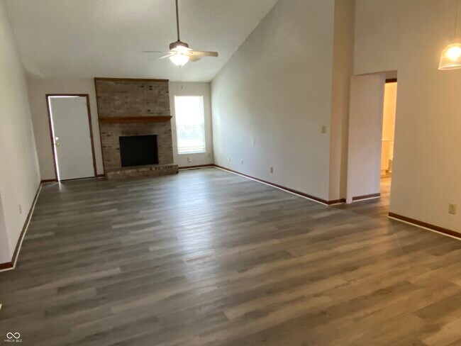 Photo - 5048 Shadow Pointe Dr