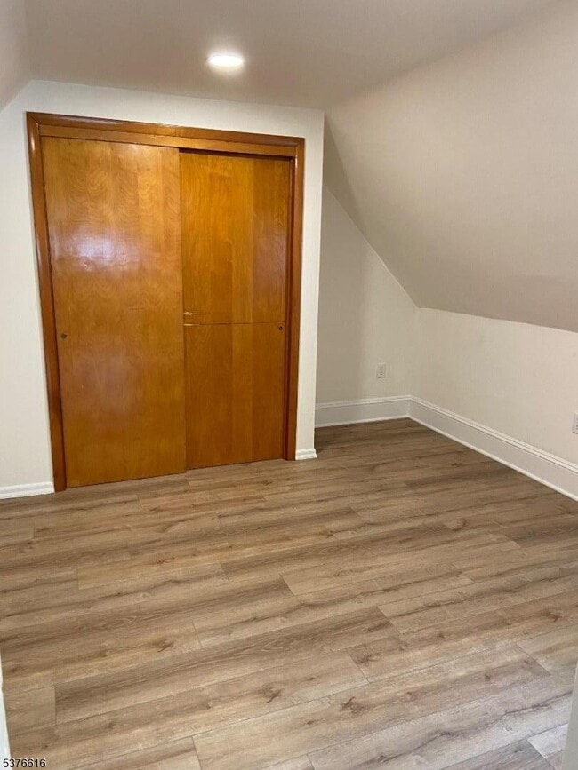 Photo - 785 Hobson St