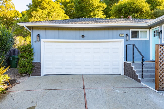 Photo - 275 Orchard Rd