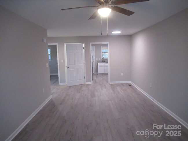 Photo - 1761 River Rd