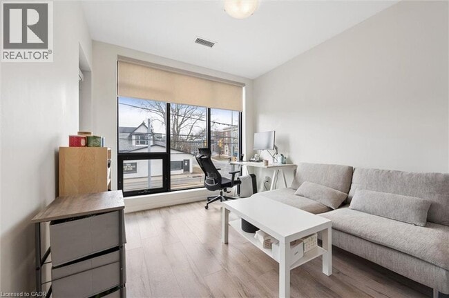 Photo - 690 King St W Unit 202