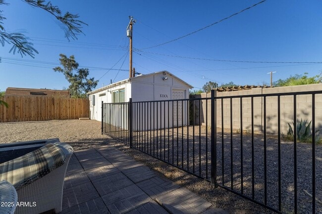 Photo - 1950 W Palm Ln