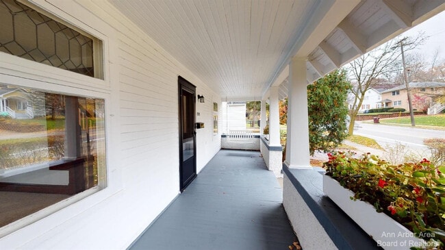 Photo - 1705 Jackson Ave