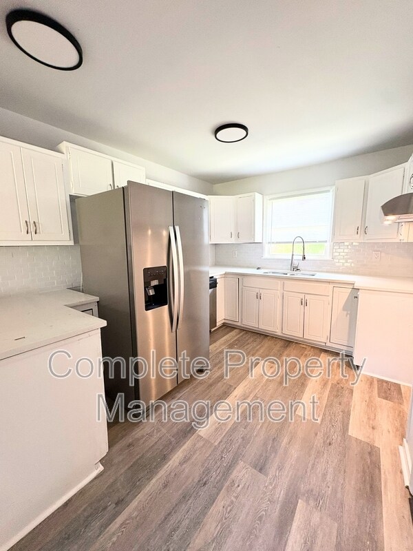 Photo - 2641 1st St NE