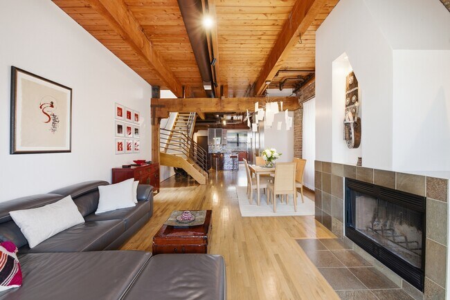 Photo - 1740 N Marshfield Ave