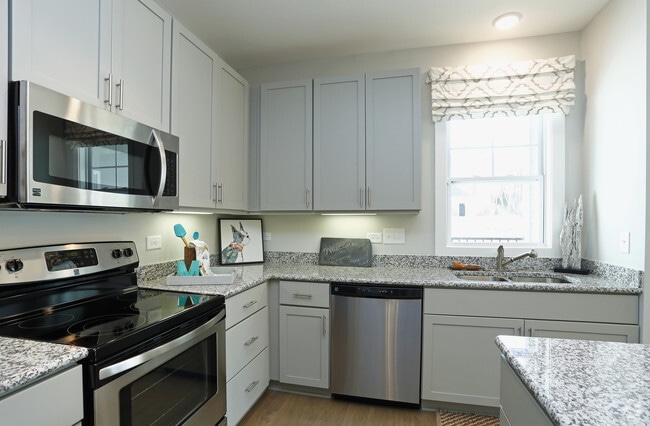 1BR, 1BA - 961sf 1.2- Kitchen