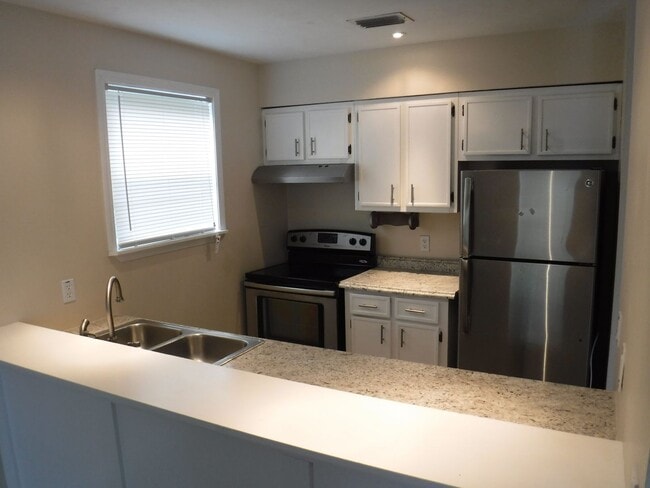 Photo - 2308 Sylvan Ct Unit A