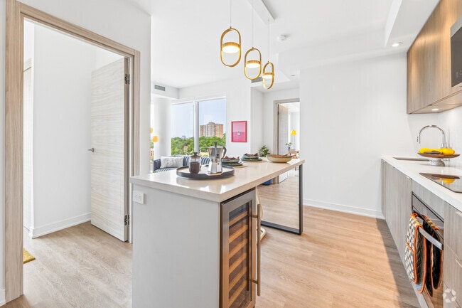 2BR, 1BA - 780SF - Kitchen - The Spoke